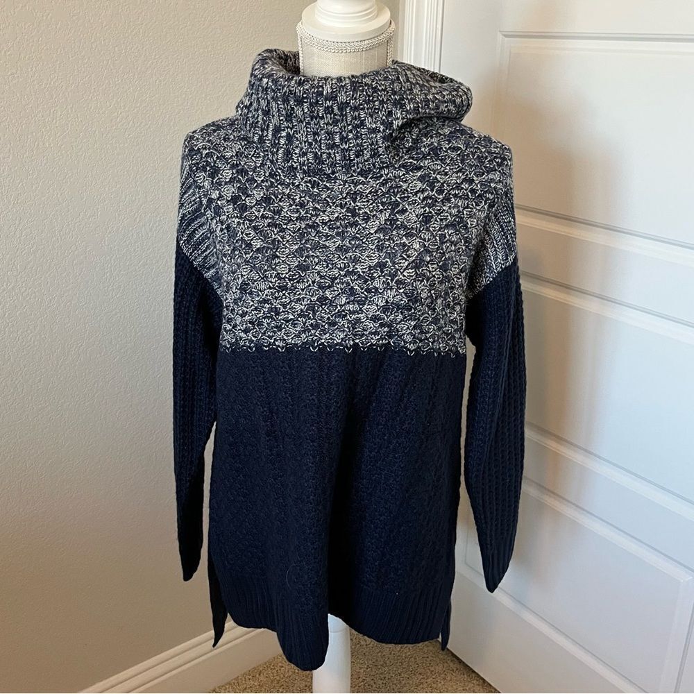 NWT Christopher and Banks Sweater Size Medium